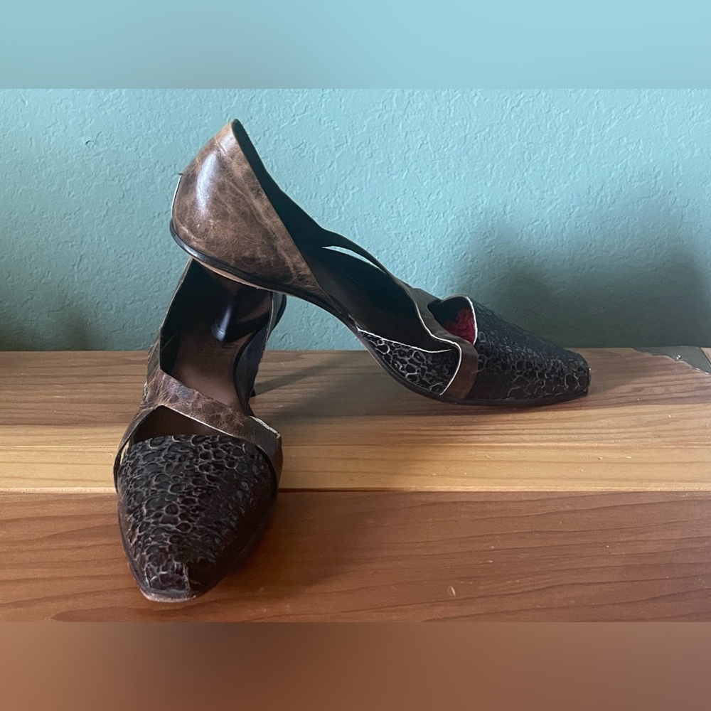 Cydwoq Vintage Brown WING Leather Strappy Low Heel 38.5 8.5 Handmade USA shoes
